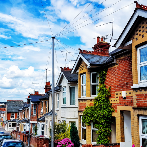 Nagy változás jön az Egyesült Királyságban: megszűnhet az indoklás nélküli kilakoltatás