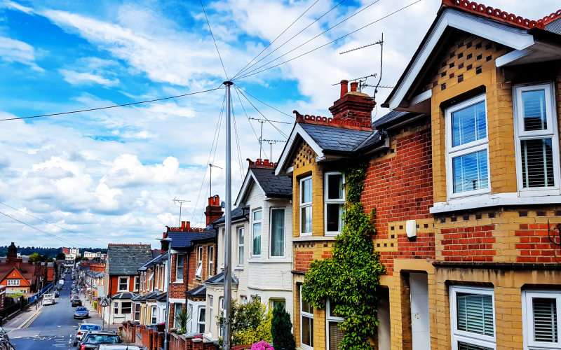 Nagy változás jön az Egyesült Királyságban: megszűnhet az indoklás nélküli kilakoltatás