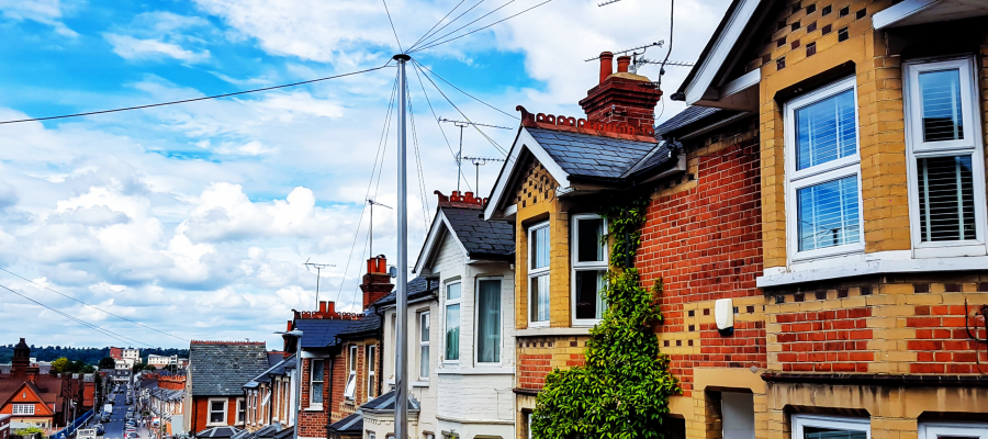 Nagy változás jön az Egyesült Királyságban: megszűnhet az indoklás nélküli kilakoltatás